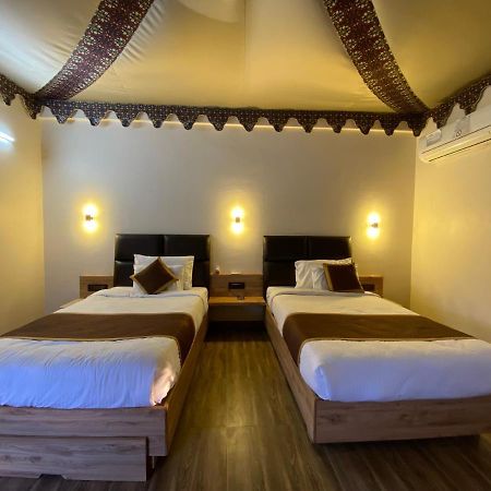 City The Village Beach Resort Laeja Bagian luar foto
