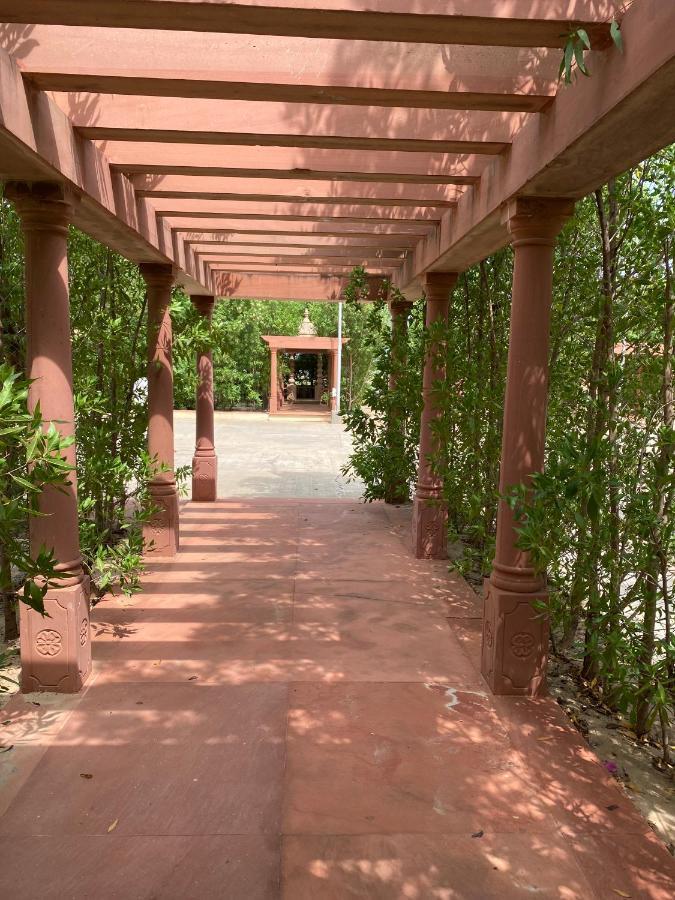 City The Village Beach Resort Laeja Bagian luar foto