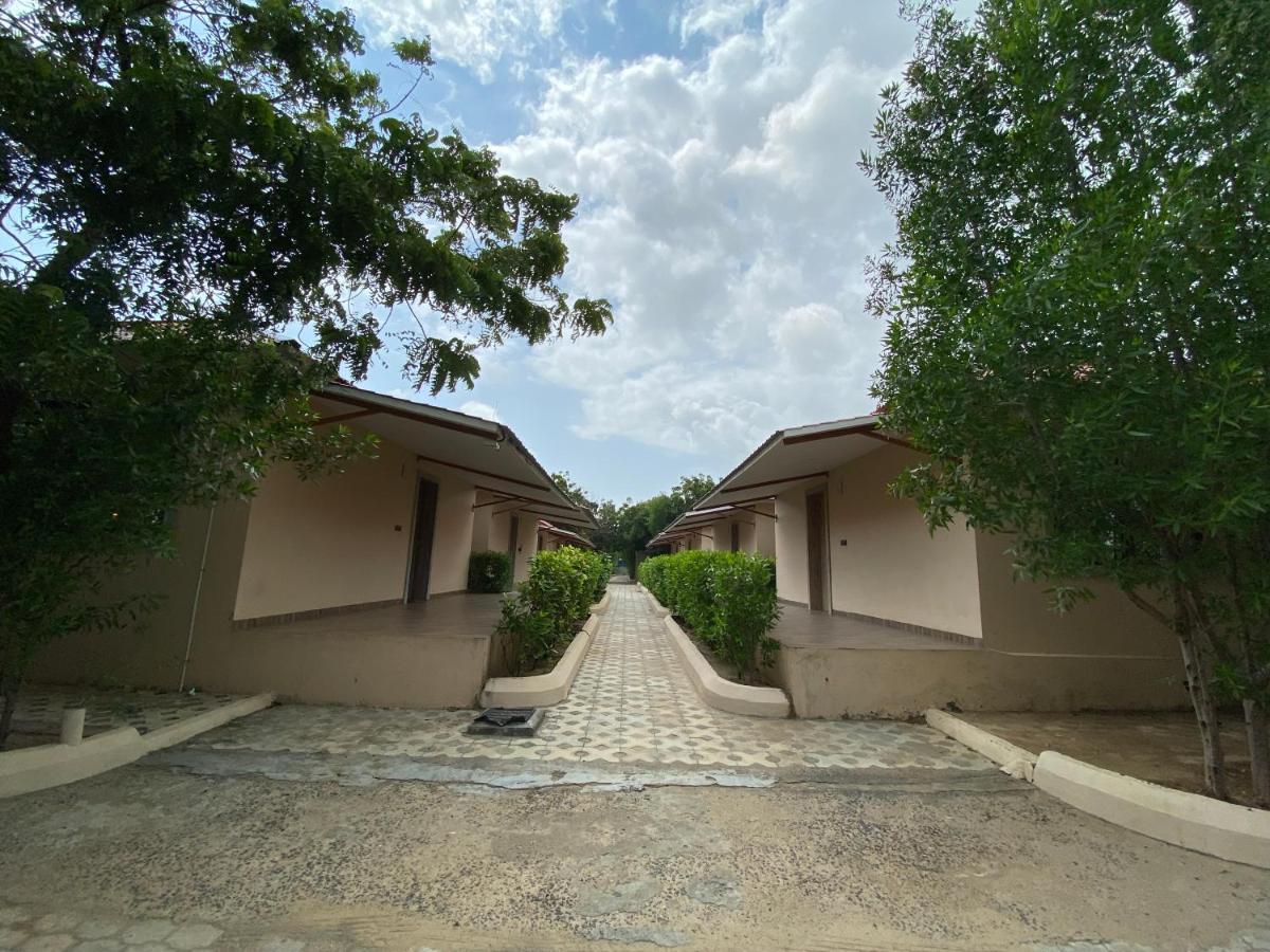 City The Village Beach Resort Laeja Bagian luar foto