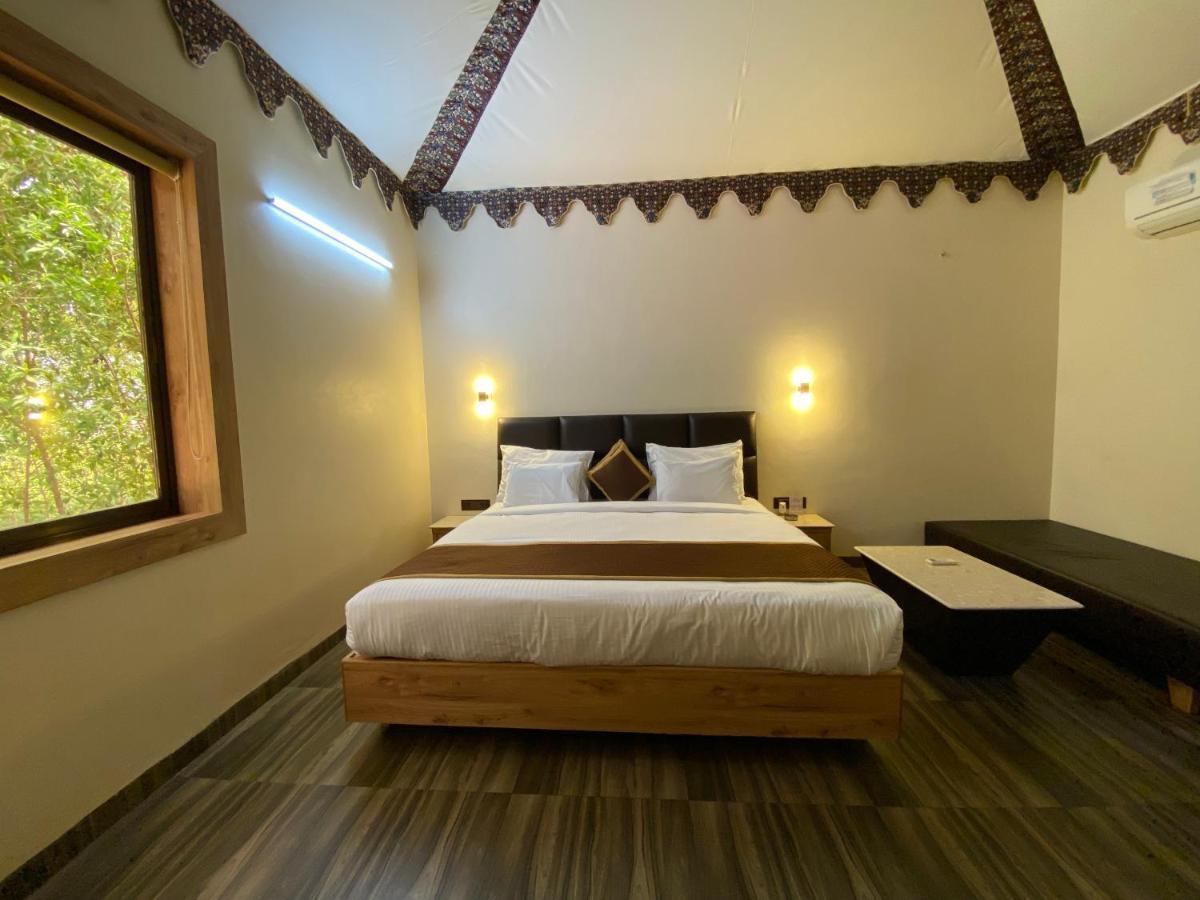 City The Village Beach Resort Laeja Bagian luar foto