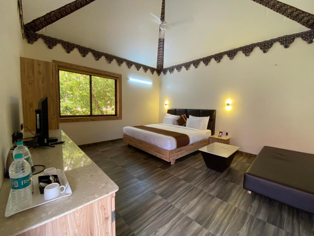 City The Village Beach Resort Laeja Bagian luar foto